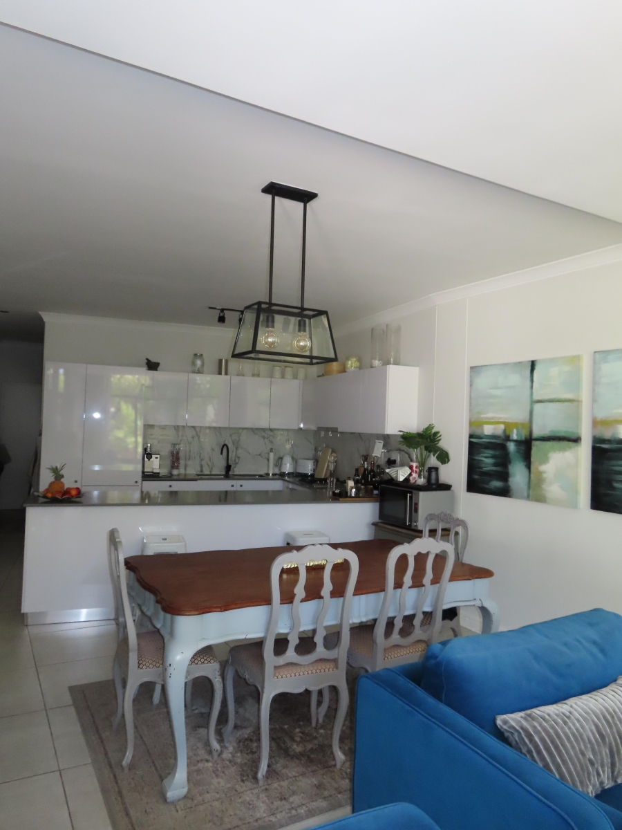 To Let 3 Bedroom Property for Rent in Paardevlei Western Cape
